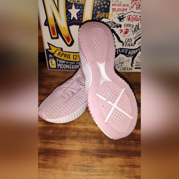 Puma women's size 7 shoes - Picture 2 of 5